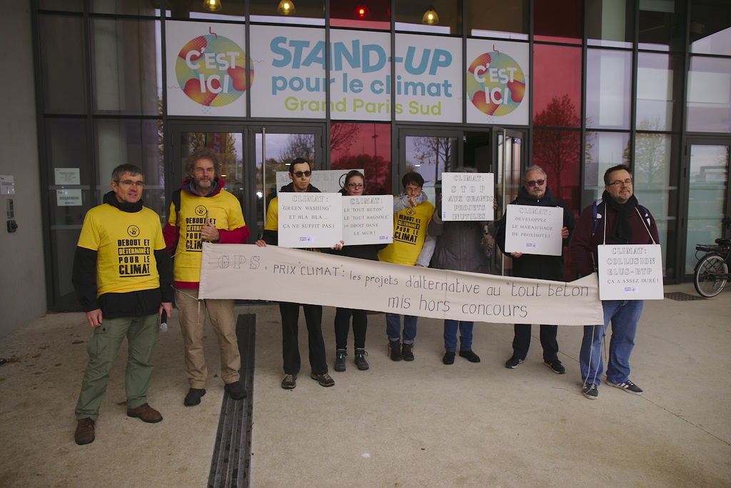 Lieusaint : le collectif ANV-Cop 21 défie le Stand-up pour le climat de Grand Paris Sud.